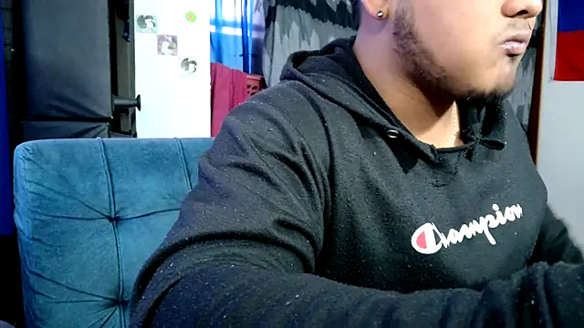 Boycuriousxxx élő XXX-chatje