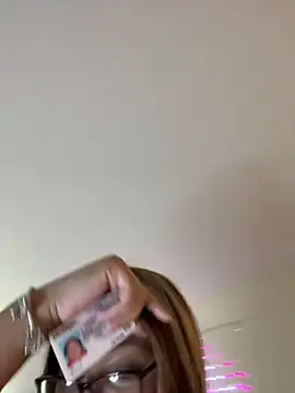 Sw3e3ts' Live XXX Chat