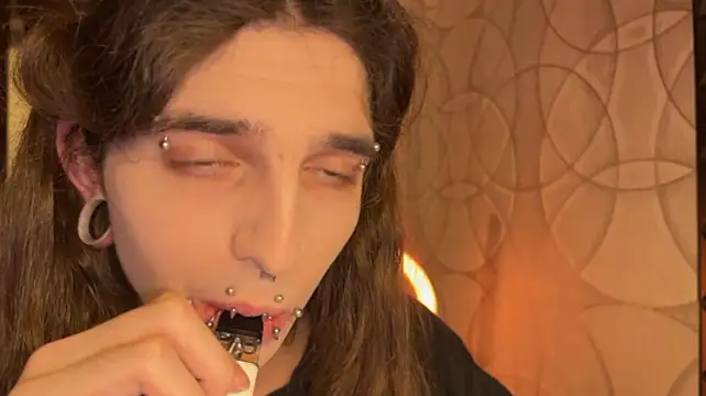 Kriisp's Live XXX Chat