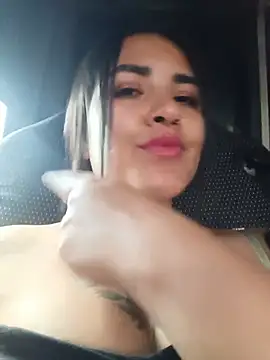 צ'אט XXX בשידור חי של MAYE__13