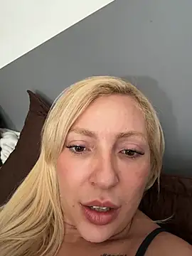 Chatroom XXX en direct de Juuhschmitt