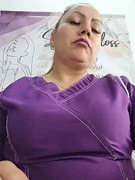 -Zoe-1n Live XXX chat