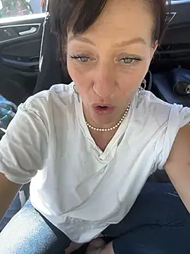 MilfOfDreams' Live XXX Chat