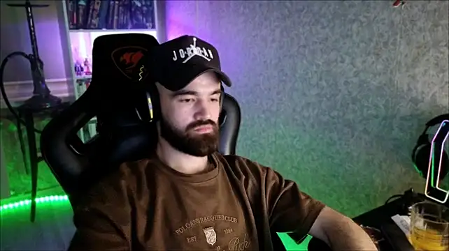 צ'אט XXX בשידור חי של _Serious_Man