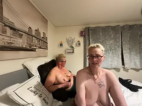 Czat XXX na żywo – Curvy-Jinx