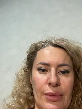 Tania201243 Adlı Modelin Canlı XXX Sohbeti