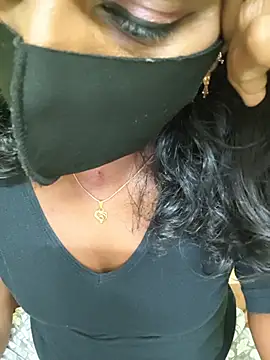 Tamil_lovelydoll96's Live XXX Chat