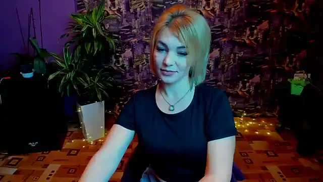 CuttieEmma Live XXX-Chat