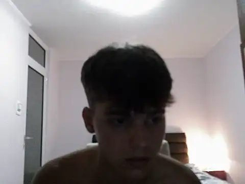 Chat +18 de zzzenfedee ao vivo