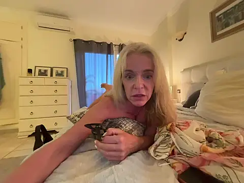 LadyMissNipsnLips Live XXX-Chat