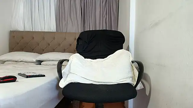 sam_her Adlı Modelin Canlı XXX Sohbeti