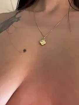 XXX chat uživo modela CherrySmirkXXX