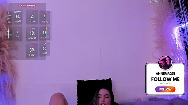 Živý XXX chat MaryAnneeXOO