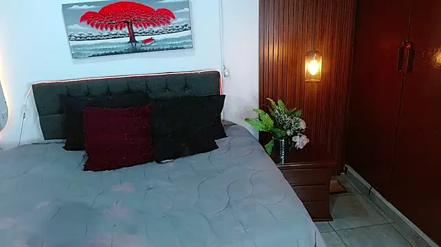 Elenna__ live XXX chat