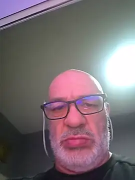 rob796 XXX чат на живо