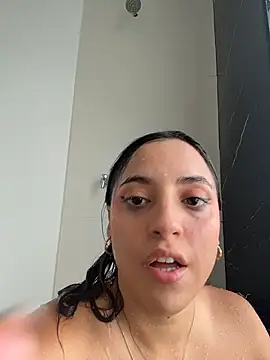 צ'אט XXX בשידור חי של MeggyMae_
