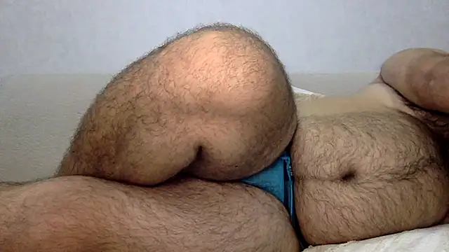 hugsbear33 webcam show