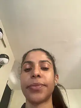 karlatiburcio's Live XXX Chat
