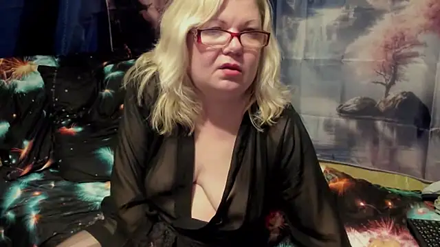 DoraMay's Live XXX Chat