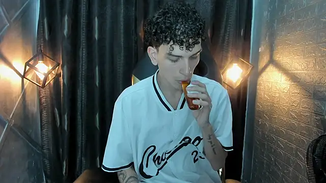 DAMIAN_22 Live XXX Chat
