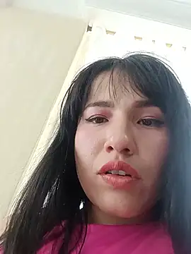 _Luna_Blooms' Live XXX Chat