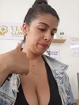 Nathaly_12 Adlı Modelin Canlı XXX Sohbeti