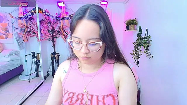 Shady_bug live XXX chat