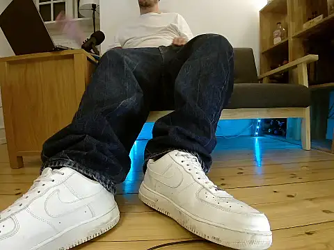jonas_camboy Adlı Modelin Canlı XXX Sohbeti