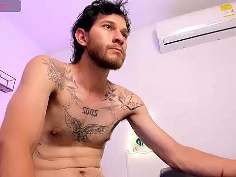 Adrian_Rouse's Live XXX Chat
