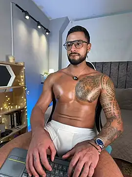 צ'אט XXX בשידור חי של LiamGarcia1