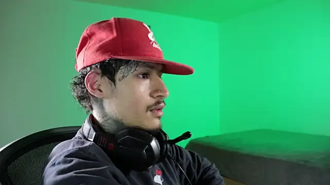 trieone Live XXX-chat