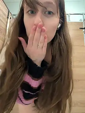 FroggyAnna Chat XXX in diretta