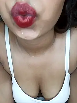 Priya_strip1 现场XXX聊天
