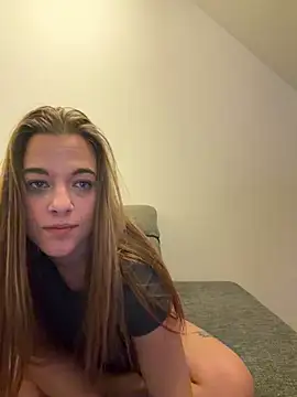 Chat +18 de Luna_Lynn ao vivo
