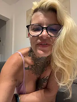 Solara_Vee élő XXX-chatje