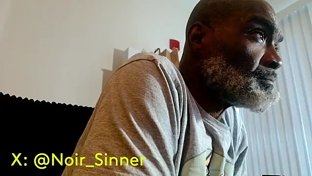 צ'אט XXX בשידור חי של sinnernoir