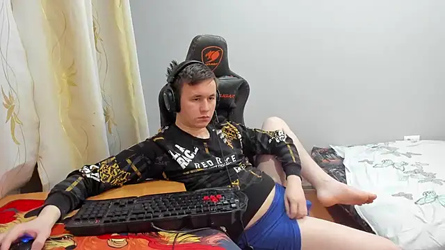 iliaskrislove Chat XXX live