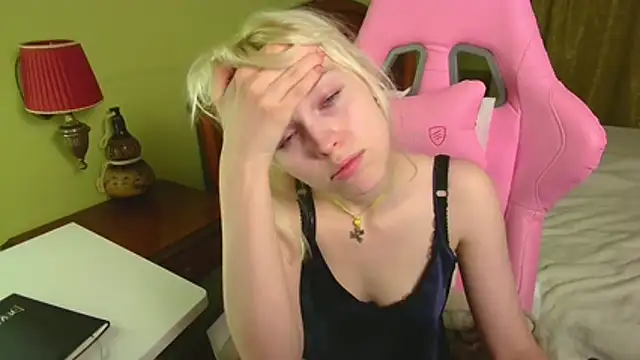 HannahHolliss Adlı Modelin Canlı XXX Sohbeti