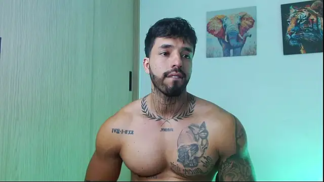 Jacobb_Phoenix Chat XXX in diretta