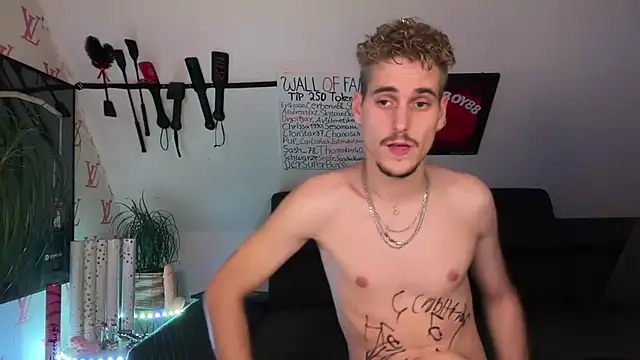 Cookieboy88's Live XXX Chat