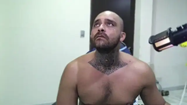 aronmiller404 Live XXX-Chat