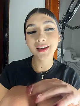 BadLilAngelXXX Chat XXX in diretta