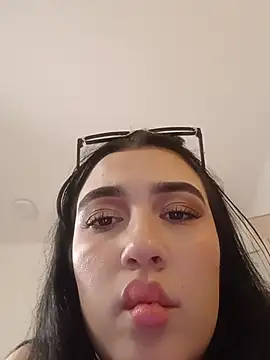 Chat +18 de aria_bliss18 ao vivo