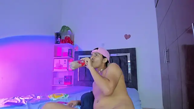 XXX chat uživo modela StevenSmith18