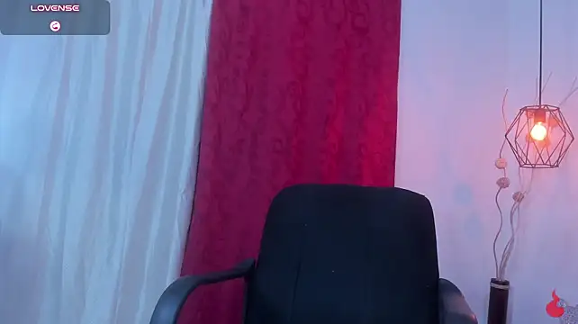 צ'אט XXX בשידור חי של yeika_smith