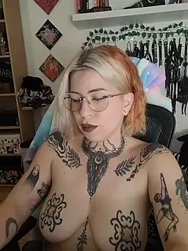 divine_eve Adlı Modelin Canlı XXX Sohbeti