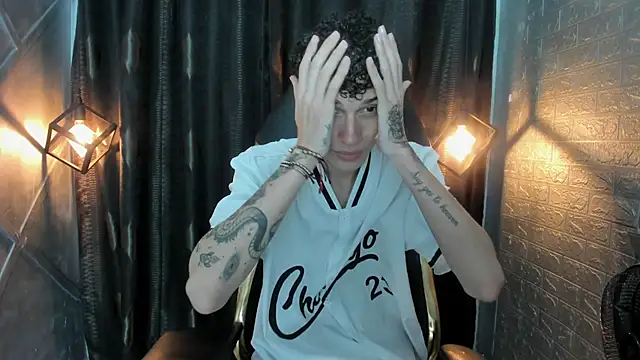 XXX chat uživo modela DAMIAN_22