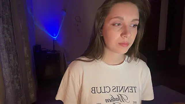 CortneyMontaluo's Live XXX Chat