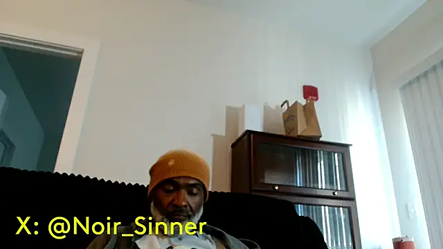 XXX chat uživo modela sinnernoir