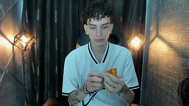 DAMIAN_22 Chat XXX live